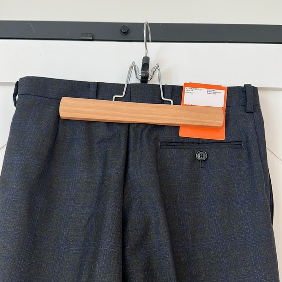 Tallia suit. New! 100% Wool. Jacket size 18, pants size 14 - Picture 9 of 15